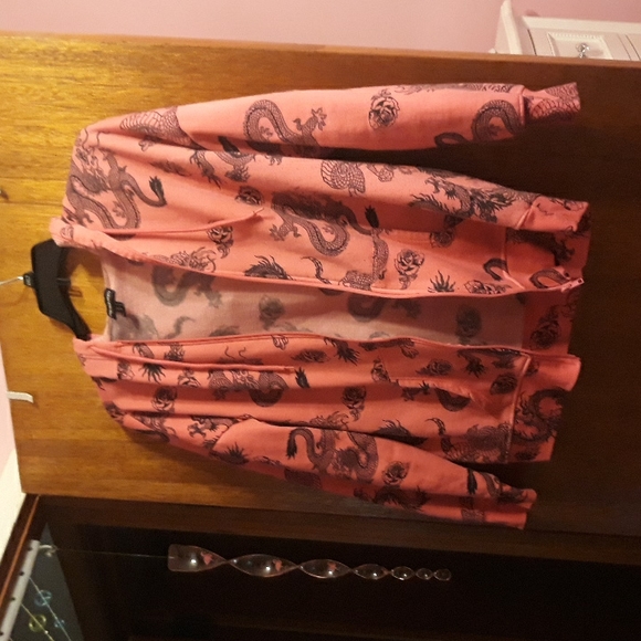 Dragons and roses sweatshirt - Picture 3 of 5